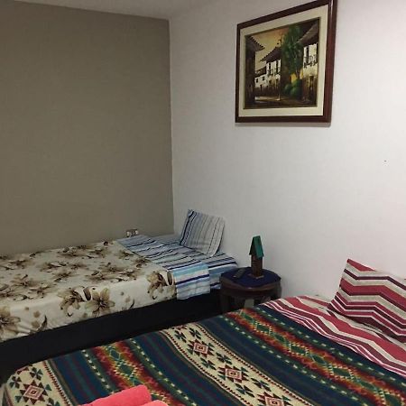 The Backpacker Hostal อิบาร์รา ภายนอก รูปภาพ