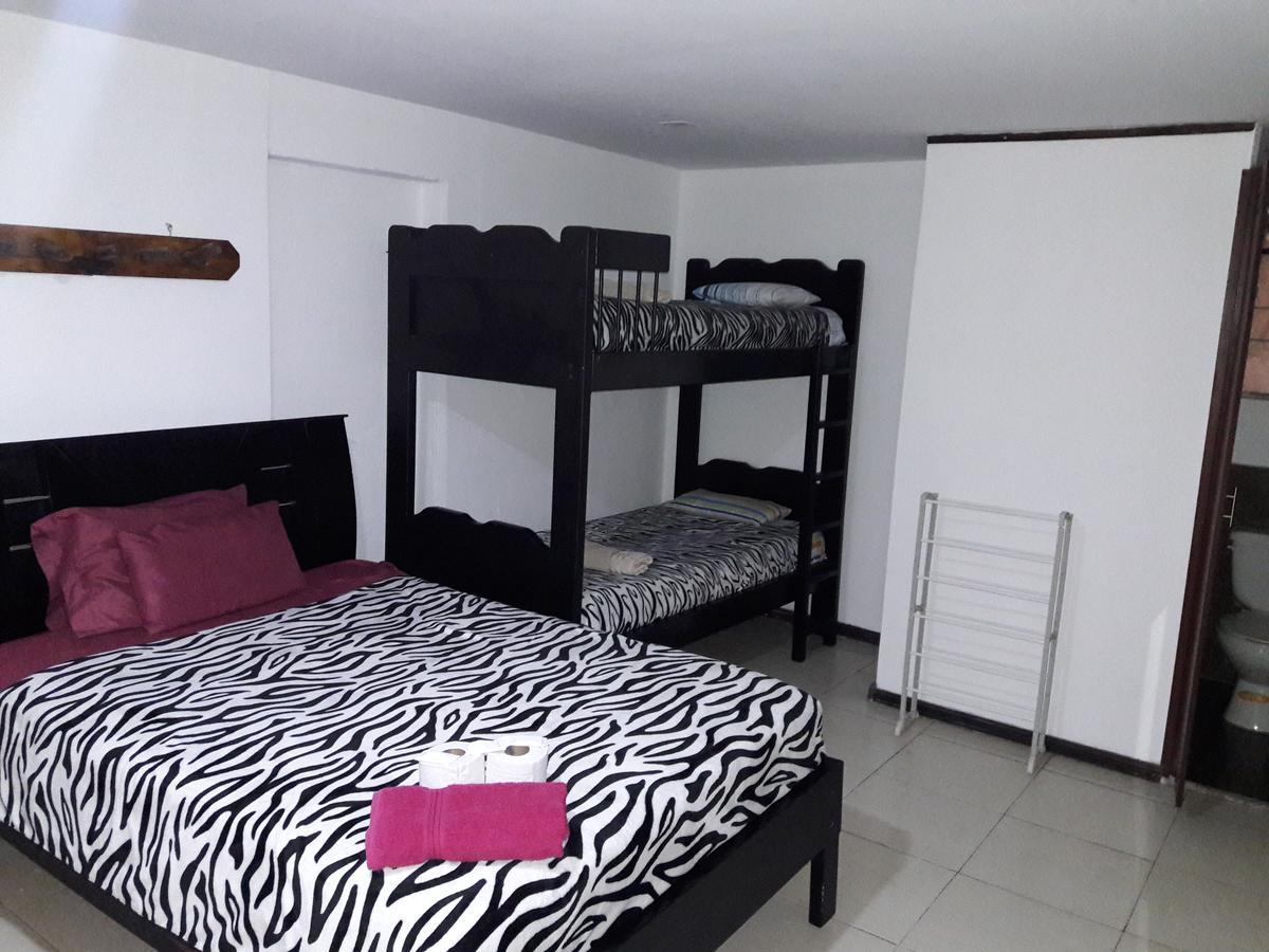 The Backpacker Hostal อิบาร์รา ภายนอก รูปภาพ