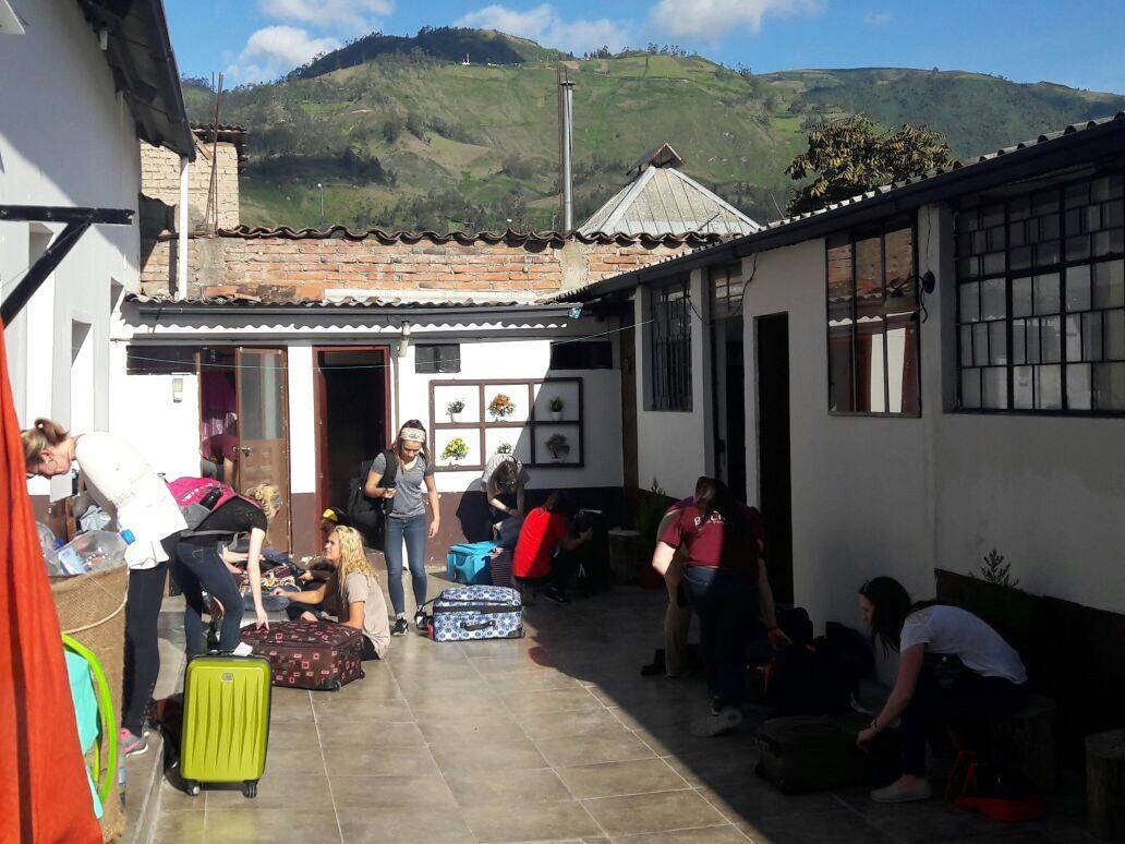 The Backpacker Hostal อิบาร์รา ภายนอก รูปภาพ