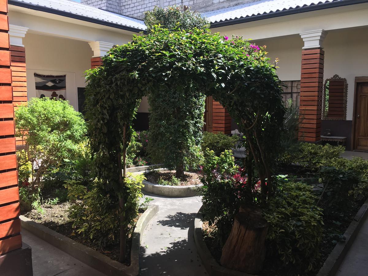 The Backpacker Hostal อิบาร์รา ภายนอก รูปภาพ