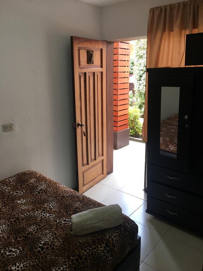 The Backpacker Hostal อิบาร์รา ภายนอก รูปภาพ