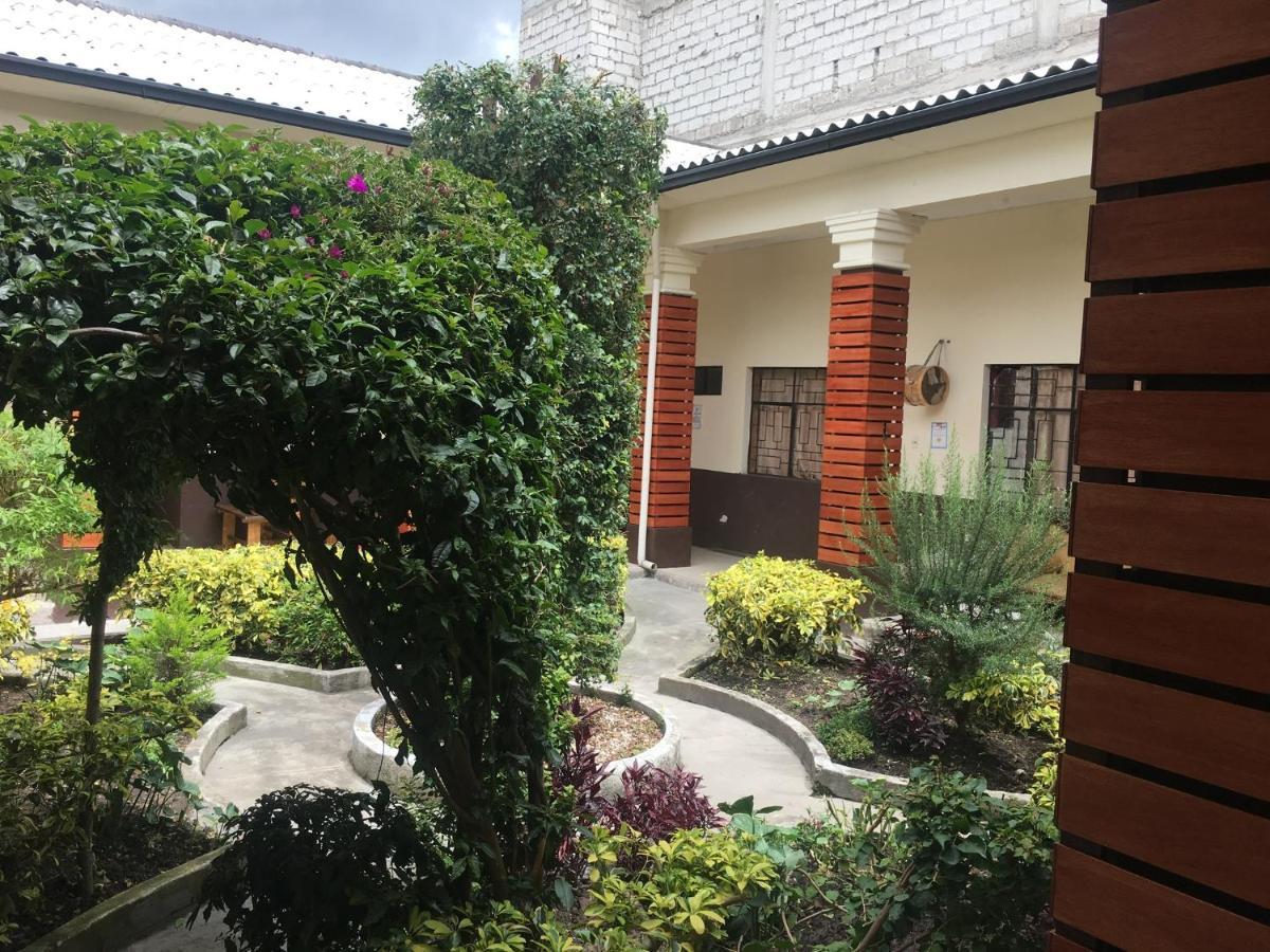The Backpacker Hostal อิบาร์รา ภายนอก รูปภาพ
